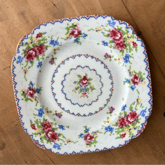 Vintage Royal Albert Bone China PETIT POINT
#778676 Cookie Dessert Plate England - Picture 2 of 3